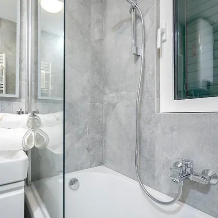 Pine 빌라 흐바르